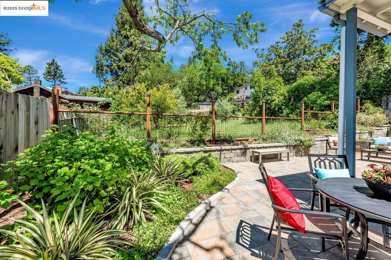 Detail Gallery Image 30 of 39 For 4373 Rettig, Oakland,  CA 94602-3511 - 2 Beds | 2 Baths