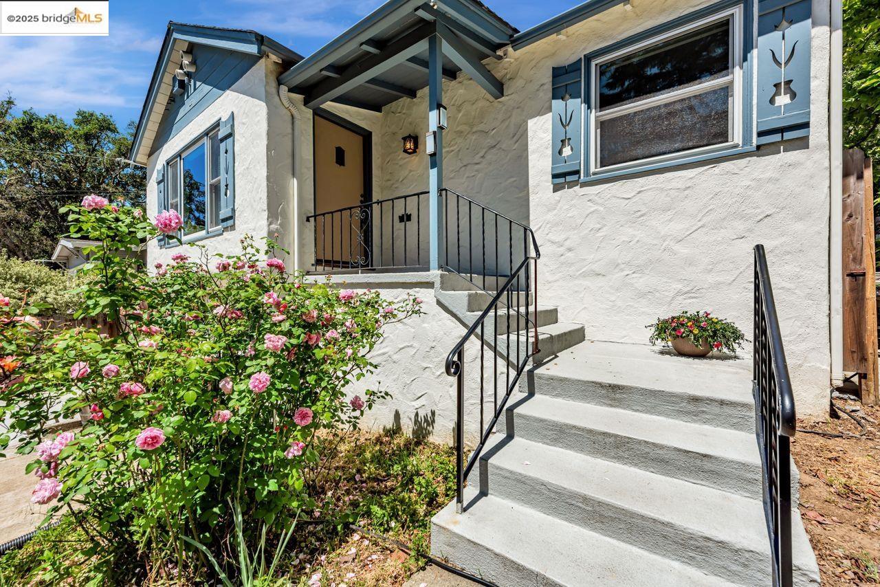 Detail Gallery Image 31 of 39 For 4373 Rettig, Oakland,  CA 94602-3511 - 2 Beds | 2 Baths