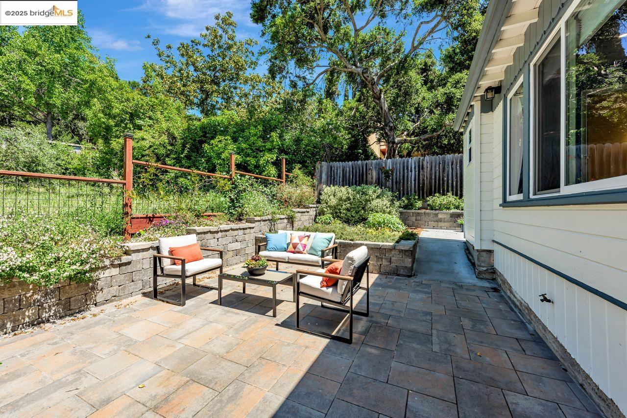 Detail Gallery Image 32 of 39 For 4373 Rettig, Oakland,  CA 94602-3511 - 2 Beds | 2 Baths