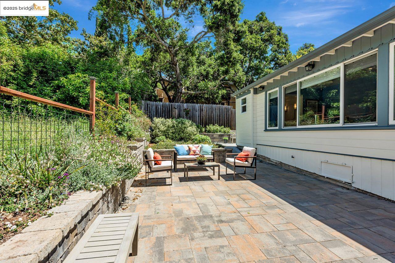 Detail Gallery Image 33 of 39 For 4373 Rettig, Oakland,  CA 94602-3511 - 2 Beds | 2 Baths