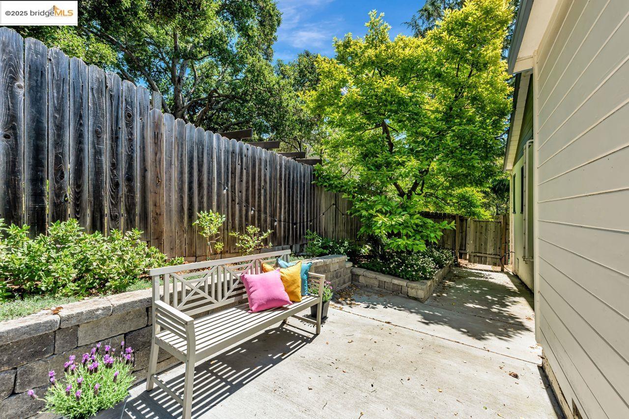 Detail Gallery Image 36 of 39 For 4373 Rettig, Oakland,  CA 94602-3511 - 2 Beds | 2 Baths