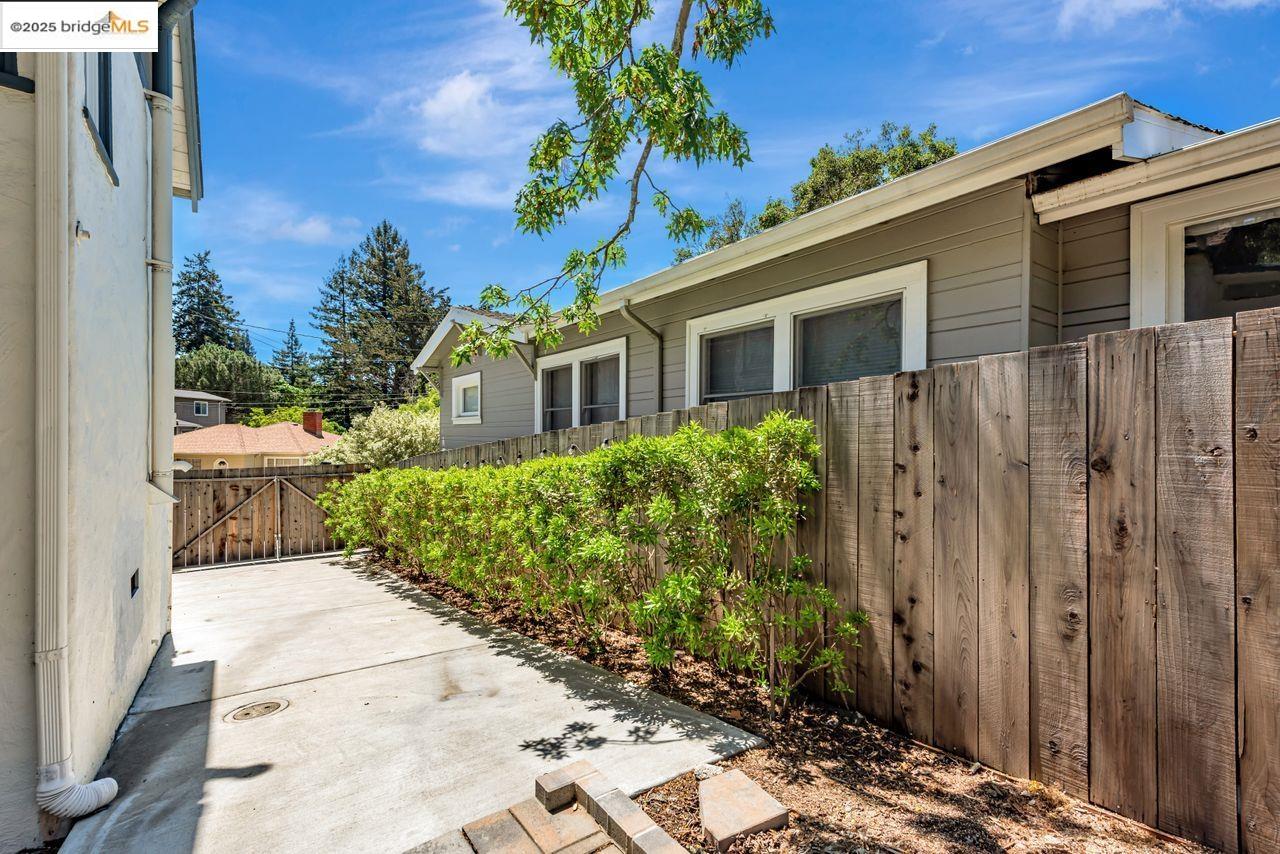 Detail Gallery Image 37 of 39 For 4373 Rettig, Oakland,  CA 94602-3511 - 2 Beds | 2 Baths