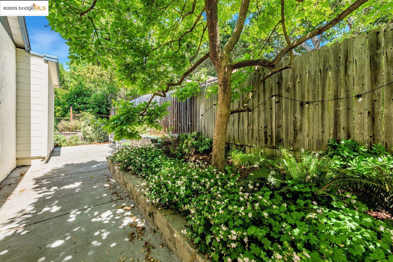 Detail Gallery Image 38 of 39 For 4373 Rettig, Oakland,  CA 94602-3511 - 2 Beds | 2 Baths