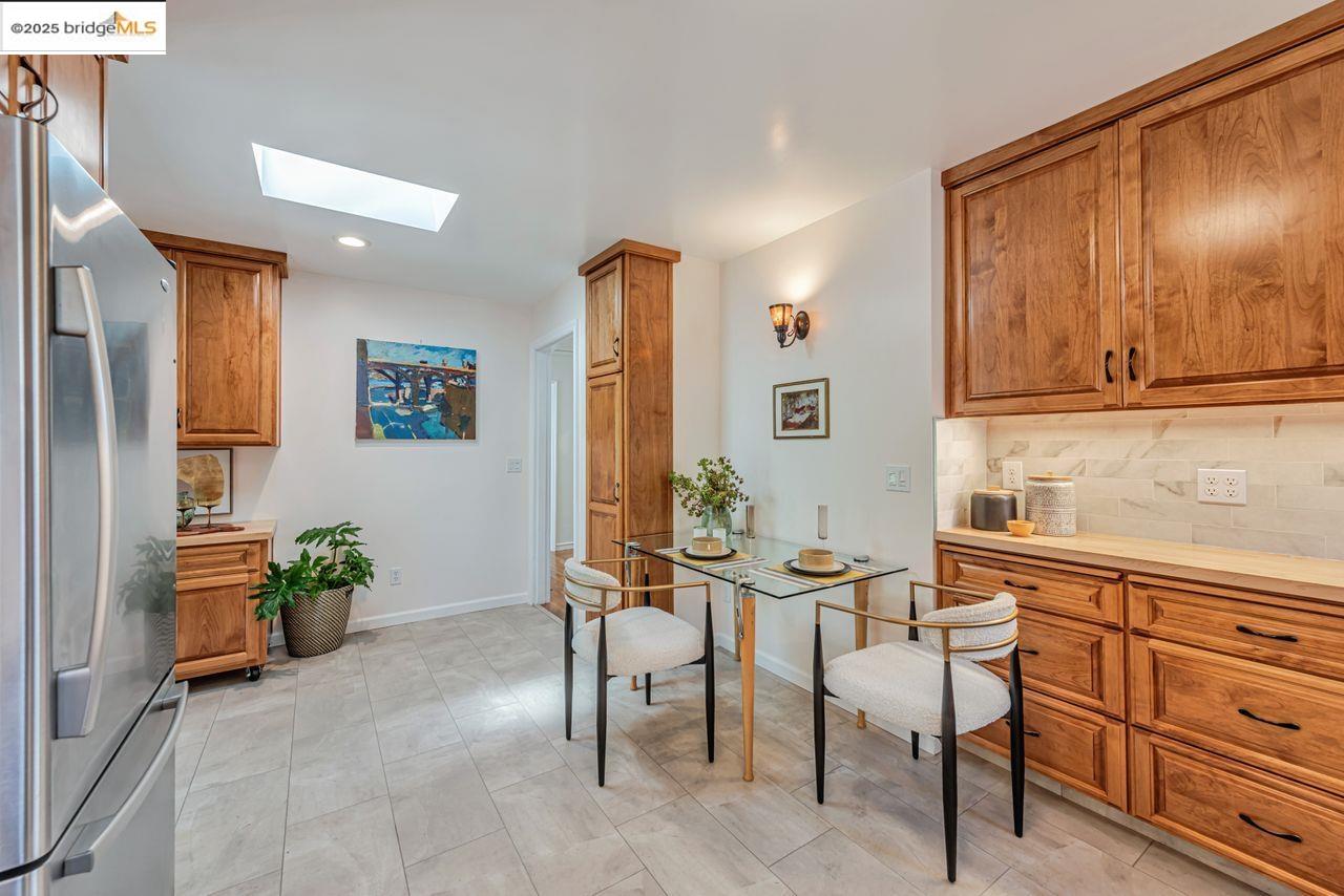 Detail Gallery Image 7 of 39 For 4373 Rettig, Oakland,  CA 94602-3511 - 2 Beds | 2 Baths