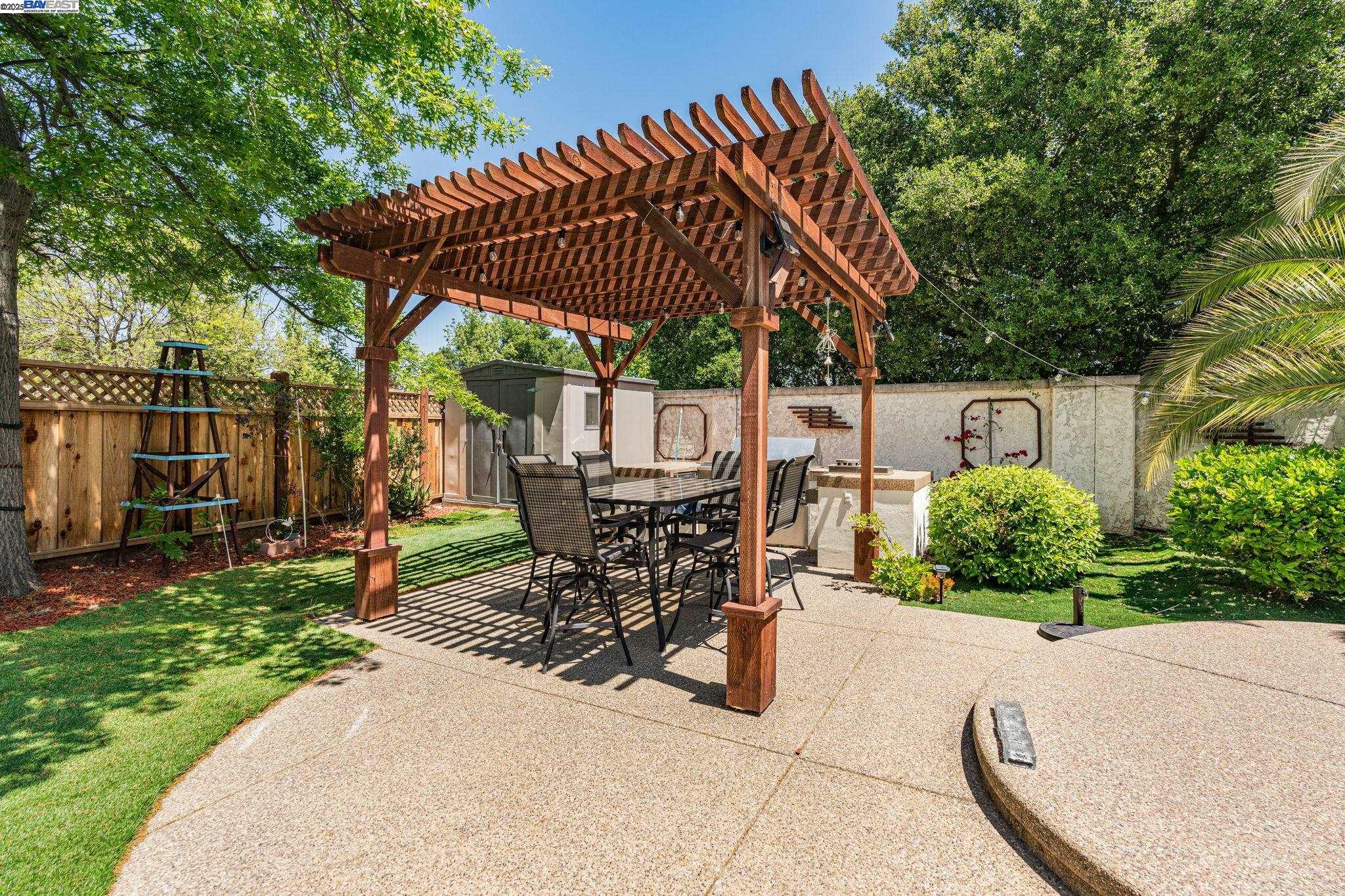 3535 Lessini, Pleasanton, California 94566, 4 Bedrooms Bedrooms, 8 Rooms Rooms,3 BathroomsBathrooms,Residential,For Sale,3535 Lessini,41096736