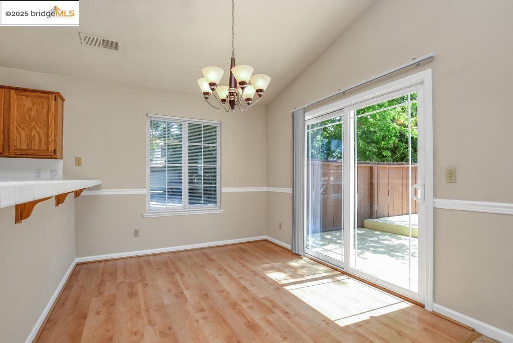 Detail Gallery Image 8 of 32 For 2410 Almaden Ct, Stockton,  CA 95206 - 4 Beds | 2 Baths