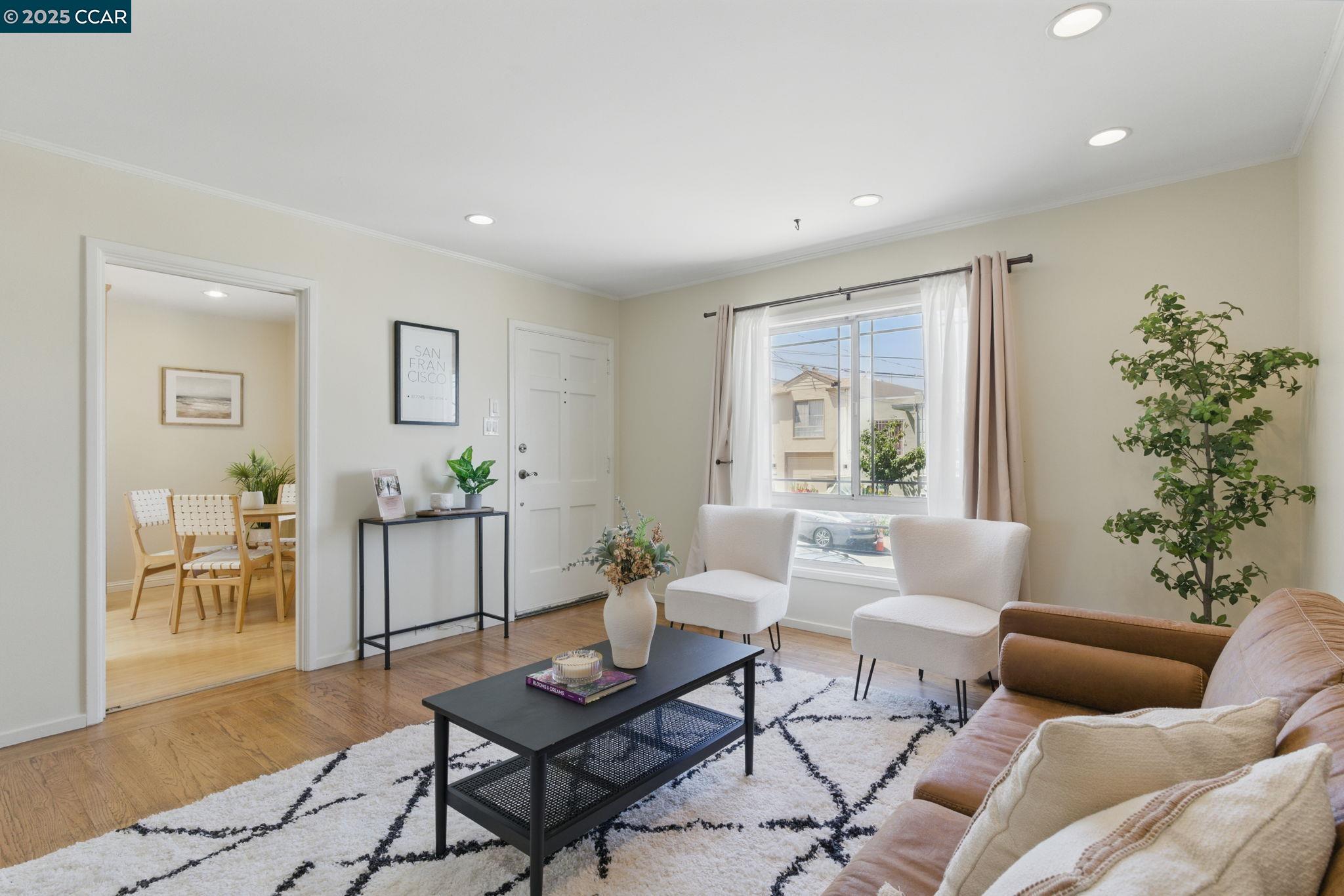 Detail Gallery Image 2 of 23 For 71 Gladstone Drive, San Francisco,  CA 94112 - 3 Beds | 1 Baths