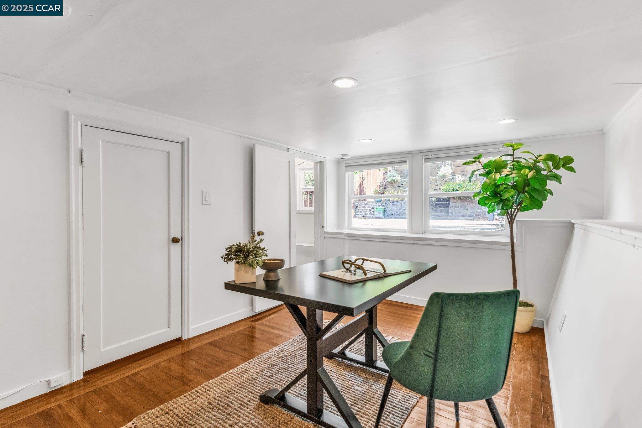Detail Gallery Image 12 of 23 For 71 Gladstone Drive, San Francisco,  CA 94112 - 3 Beds | 1 Baths