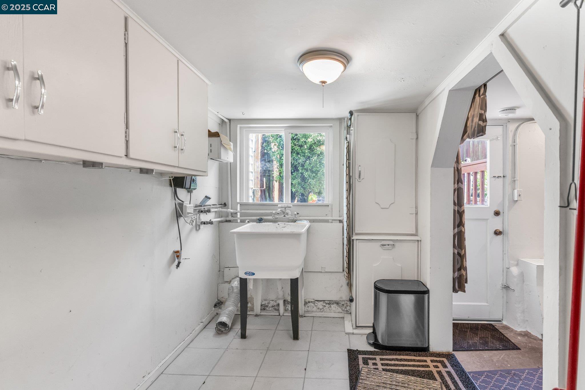 Detail Gallery Image 15 of 23 For 71 Gladstone Drive, San Francisco,  CA 94112 - 3 Beds | 1 Baths