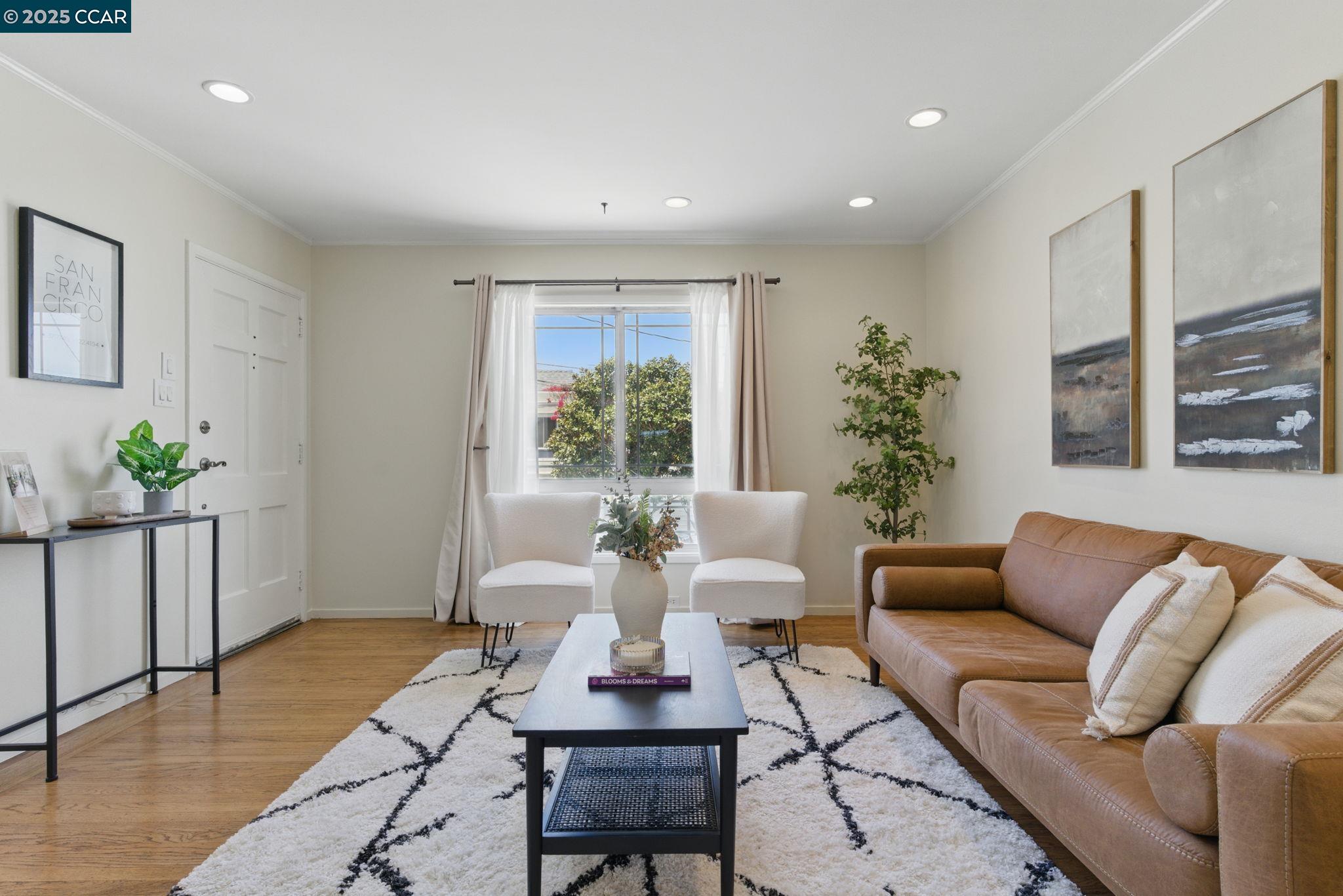 Detail Gallery Image 3 of 23 For 71 Gladstone Drive, San Francisco,  CA 94112 - 3 Beds | 1 Baths