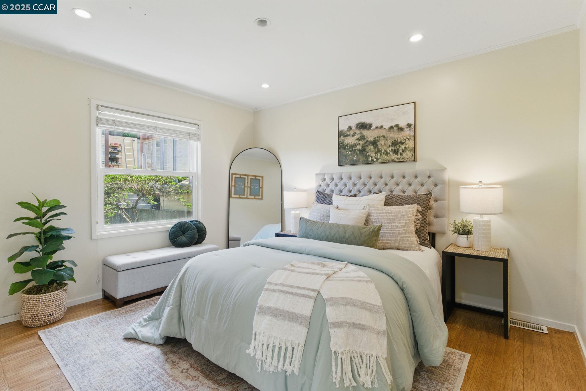 Detail Gallery Image 9 of 23 For 71 Gladstone Drive, San Francisco,  CA 94112 - 3 Beds | 1 Baths