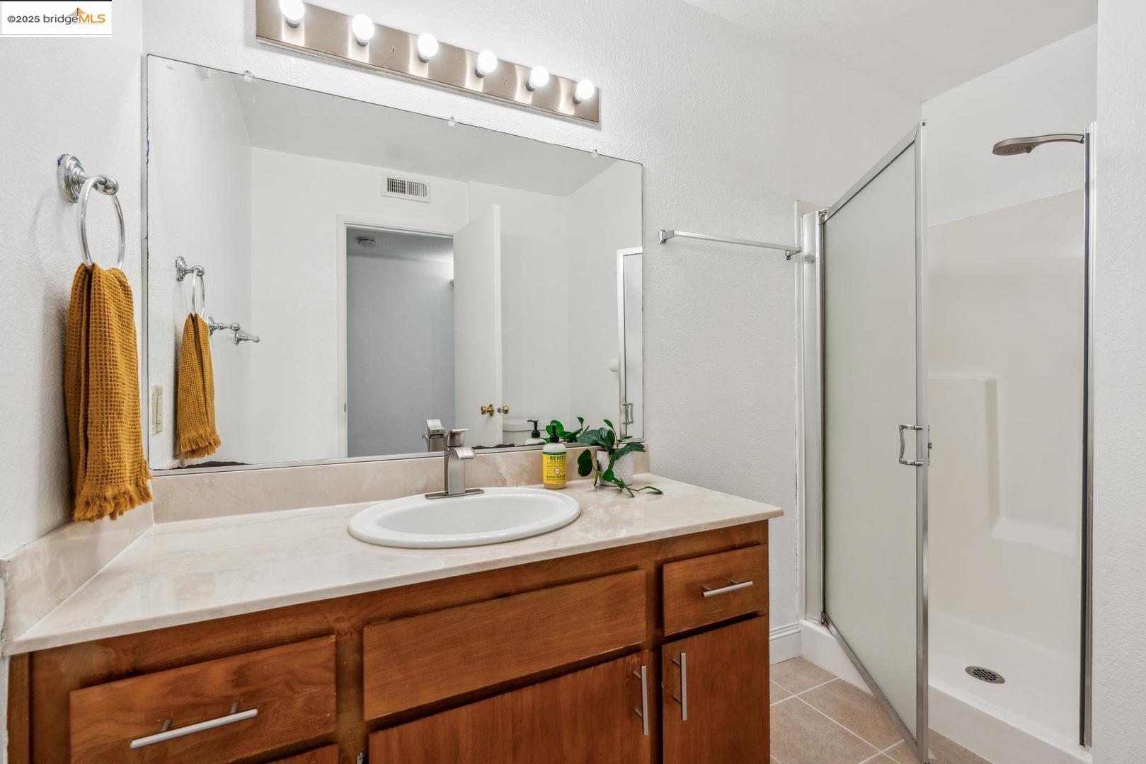 Detail Gallery Image 15 of 26 For 2121 Vale Rd #121,  San Pablo,  CA 94806 - 2 Beds | 2 Baths