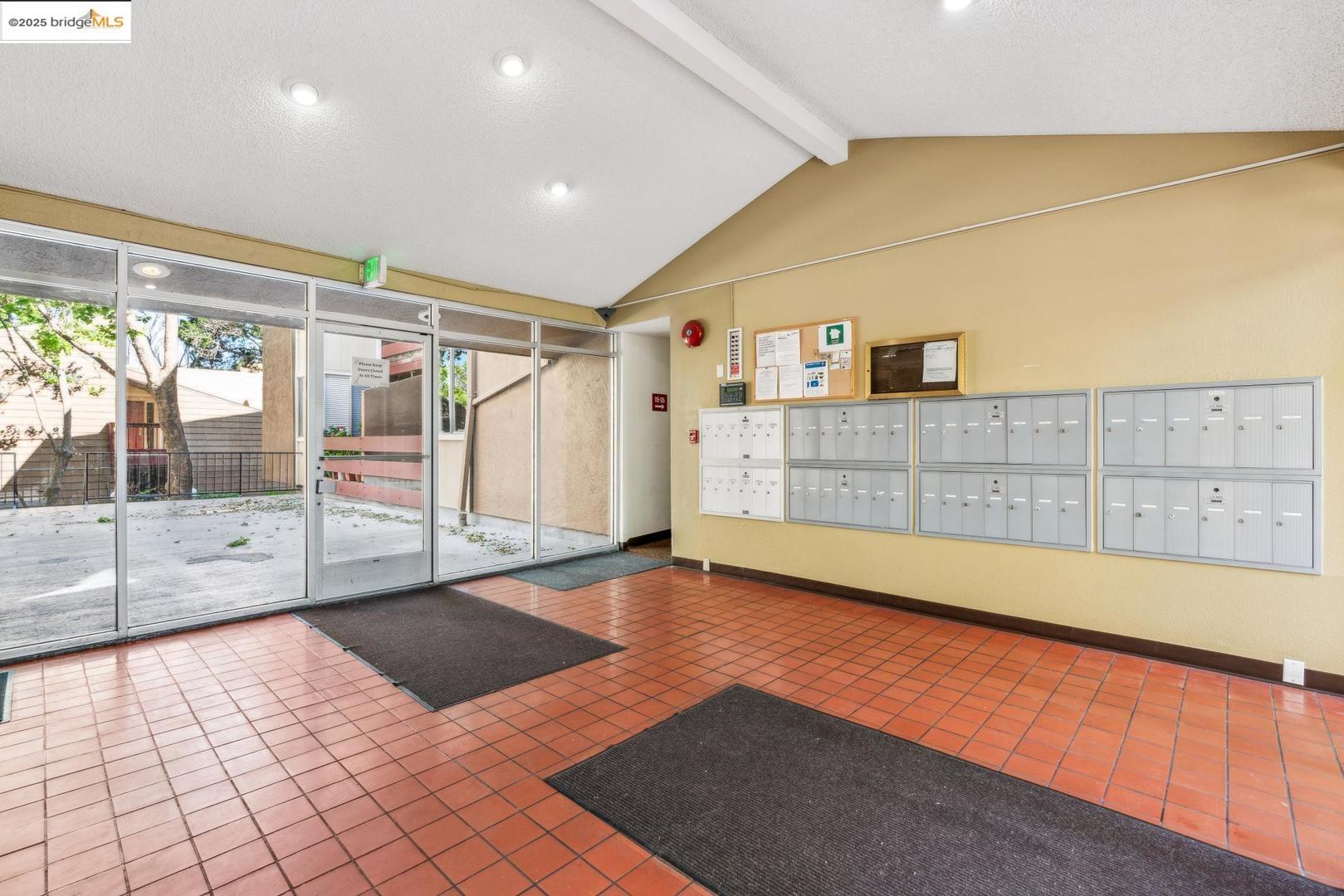 Detail Gallery Image 20 of 26 For 2121 Vale Rd #121,  San Pablo,  CA 94806 - 2 Beds | 2 Baths