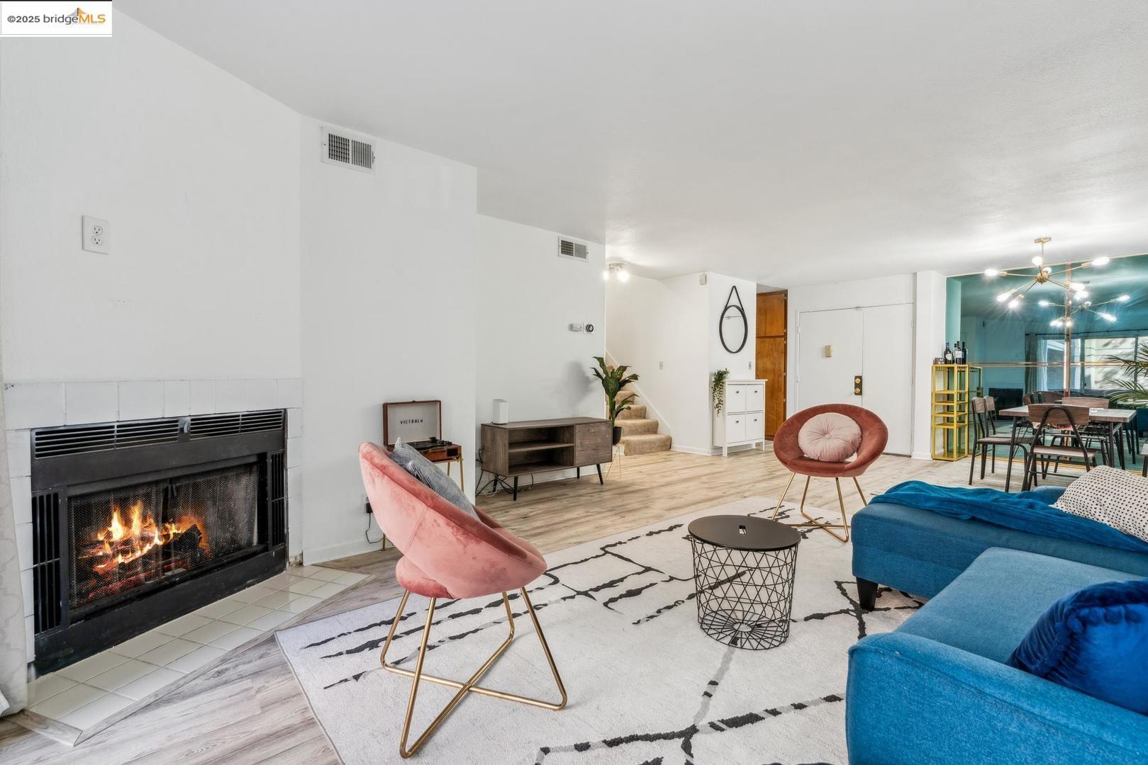 Detail Gallery Image 4 of 26 For 2121 Vale Rd #121,  San Pablo,  CA 94806 - 2 Beds | 2 Baths
