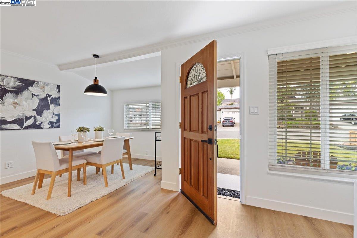 Detail Gallery Image 3 of 35 For 19678 Bernal Street, Castro Valley,  CA 94546 - 3 Beds | 2 Baths