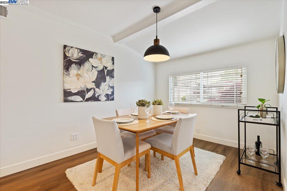 Detail Gallery Image 7 of 35 For 19678 Bernal Street, Castro Valley,  CA 94546 - 3 Beds | 2 Baths