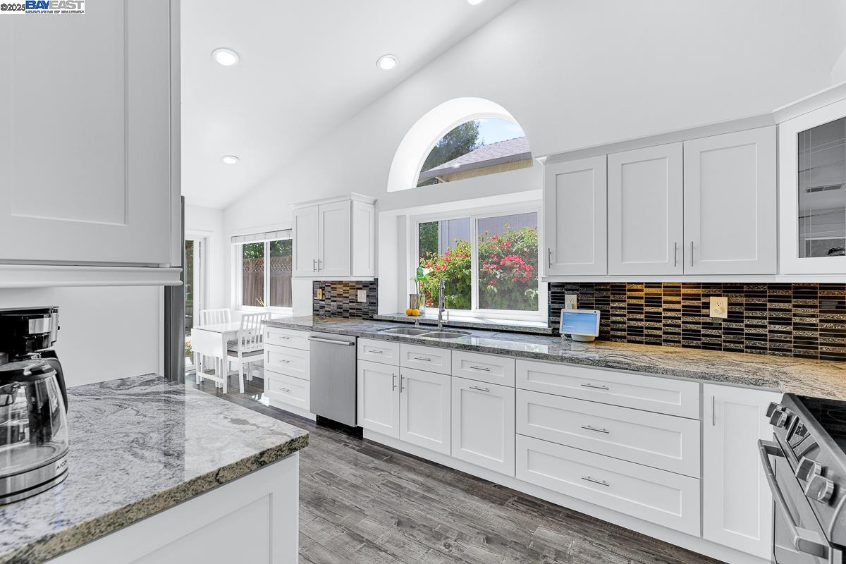 Detail Gallery Image 19 of 51 For 419 Longridge Dr, Vallejo,  CA 94591 - 3 Beds | 2 Baths