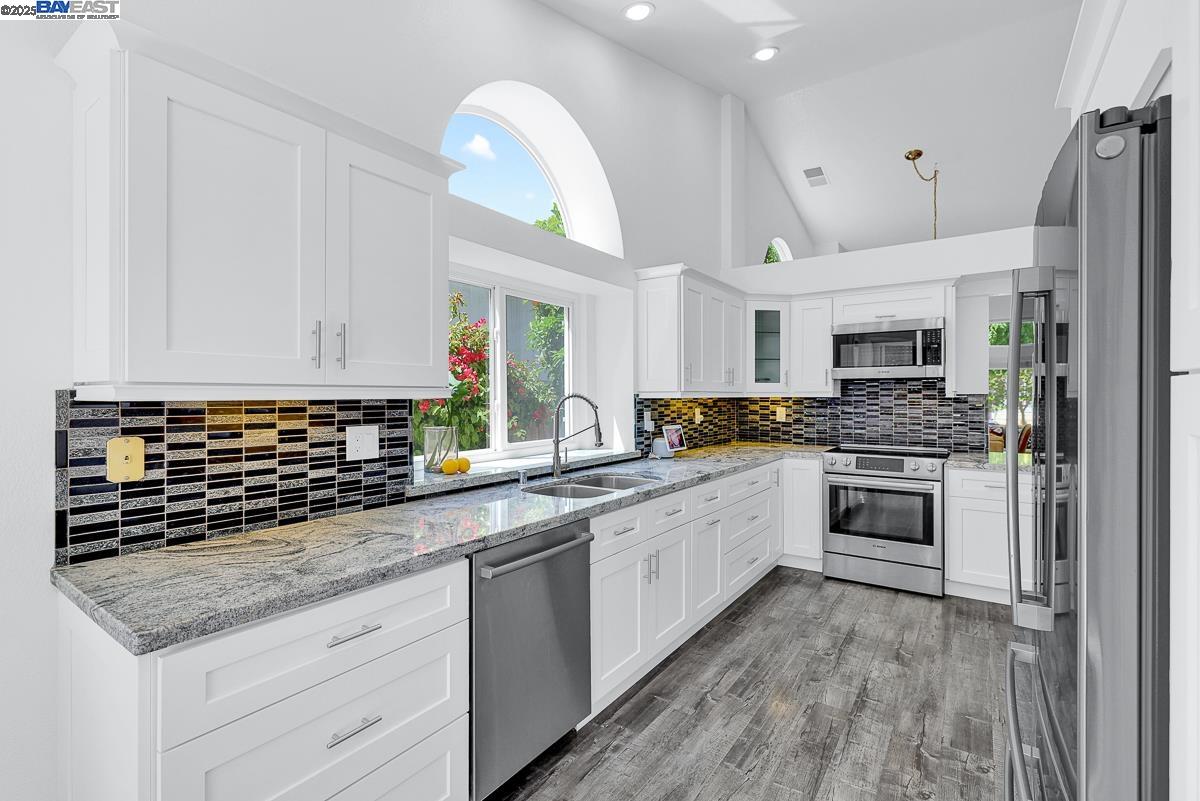 Detail Gallery Image 22 of 51 For 419 Longridge Dr, Vallejo,  CA 94591 - 3 Beds | 2 Baths