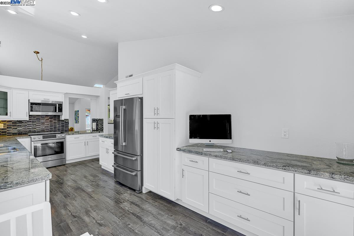 Detail Gallery Image 26 of 51 For 419 Longridge Dr, Vallejo,  CA 94591 - 3 Beds | 2 Baths