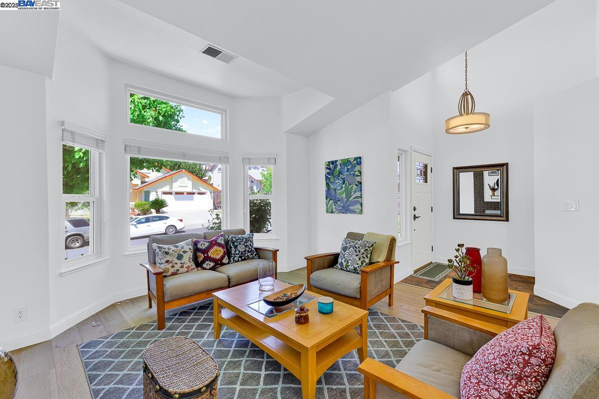 Detail Gallery Image 7 of 51 For 419 Longridge Dr, Vallejo,  CA 94591 - 3 Beds | 2 Baths