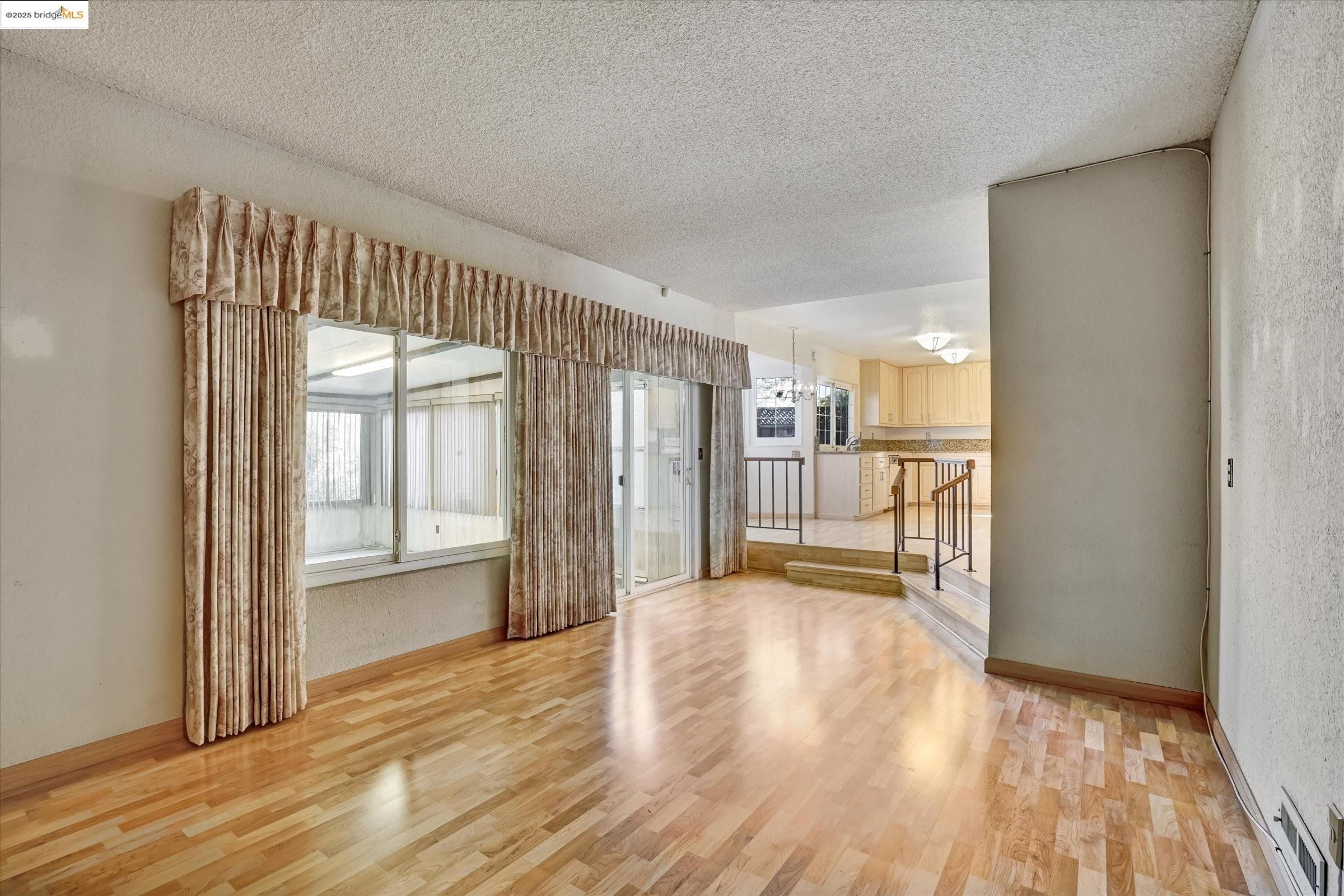 Detail Gallery Image 14 of 32 For 34607 Wells Ave, Fremont,  CA 94555 - 4 Beds | 2/1 Baths
