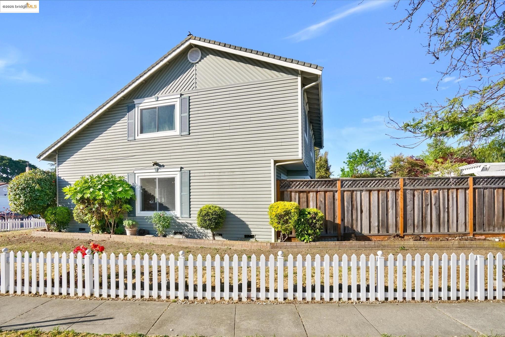Detail Gallery Image 32 of 32 For 34607 Wells Ave, Fremont,  CA 94555 - 4 Beds | 2/1 Baths