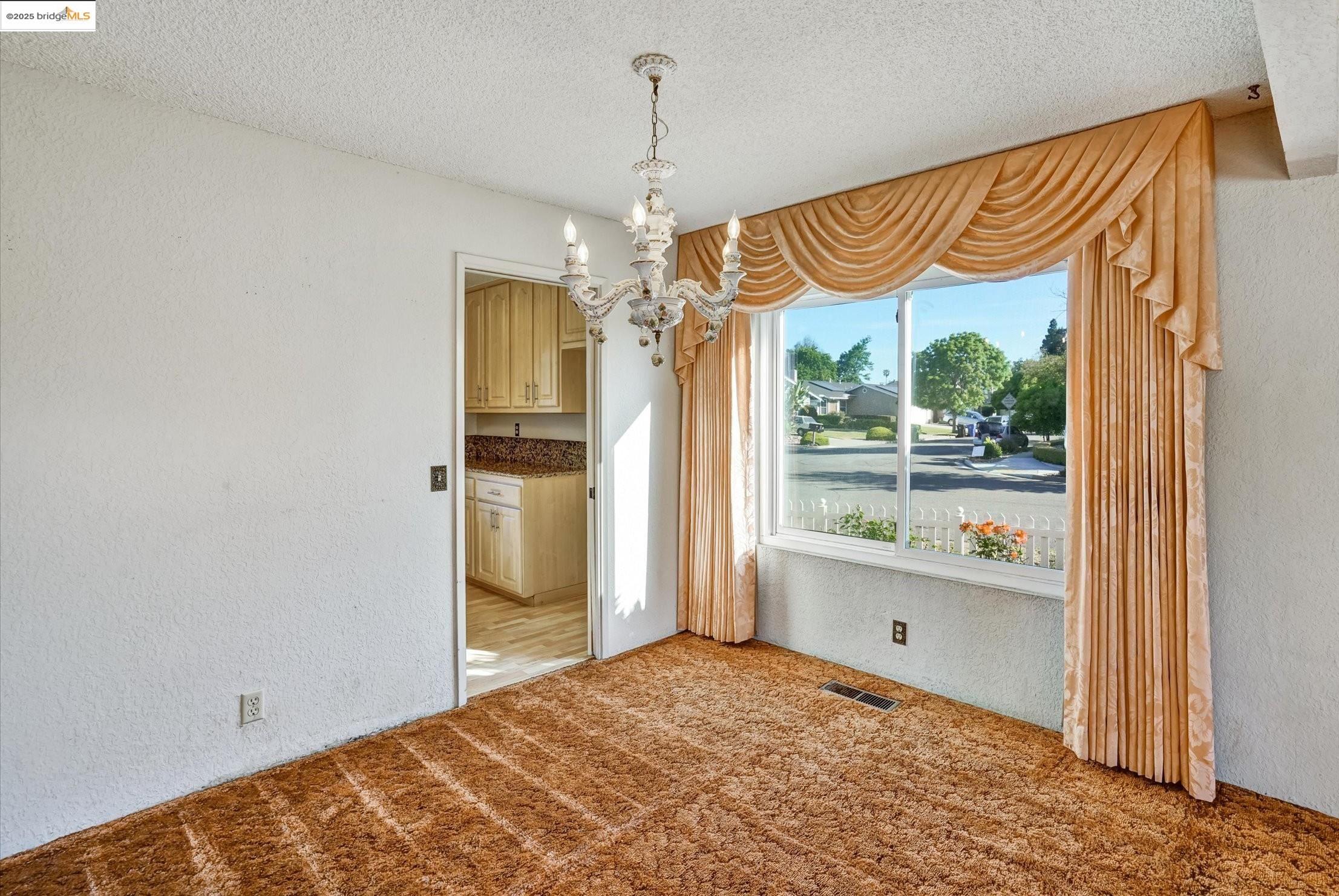 Detail Gallery Image 7 of 32 For 34607 Wells Ave, Fremont,  CA 94555 - 4 Beds | 2/1 Baths