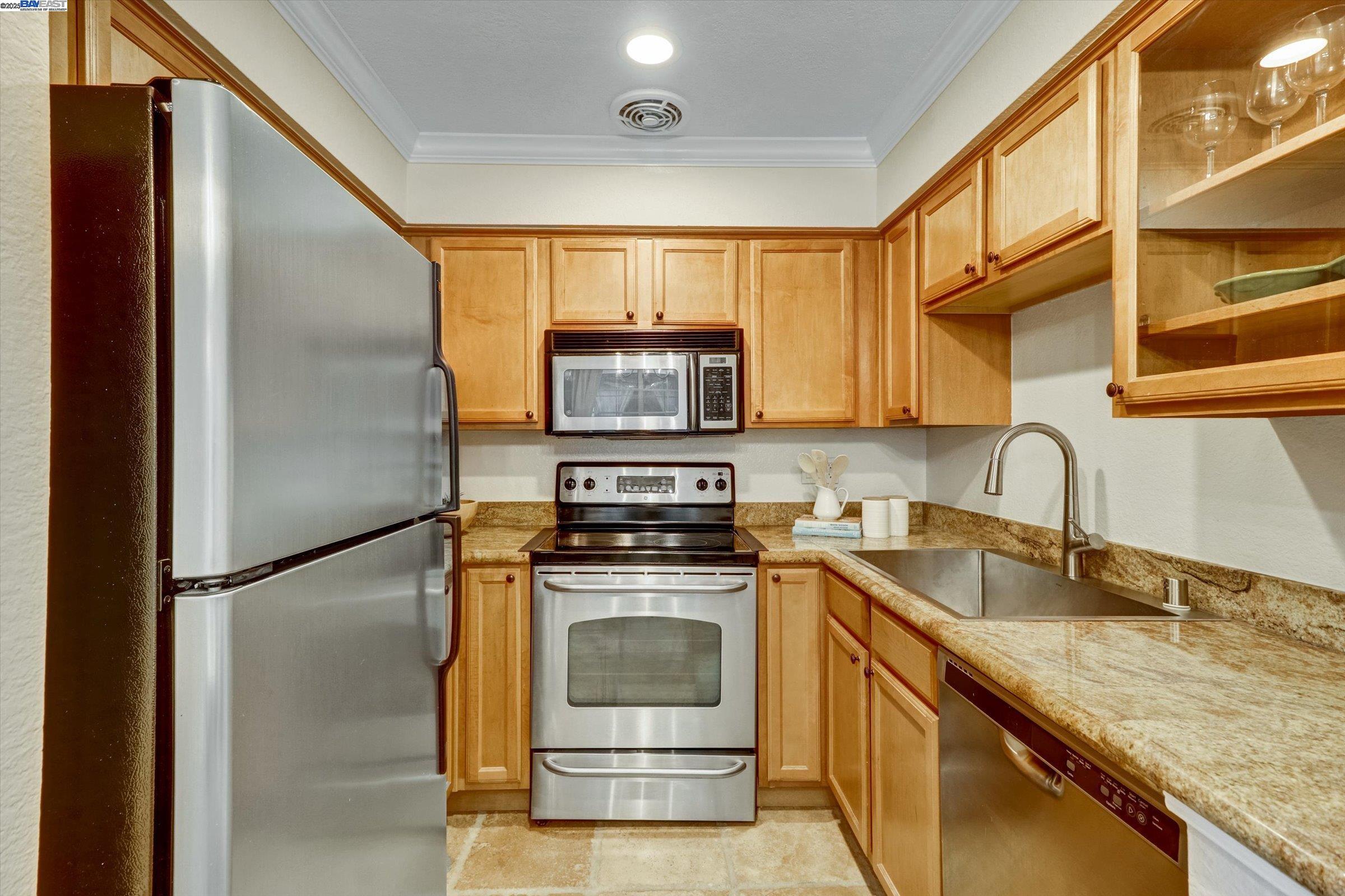 130 Eastridge, San Ramon, California 94582, 1 Bedroom Bedrooms, 4 Rooms Rooms,1 BathroomBathrooms,Residential Lease,For Rent,130 Eastridge,41096753