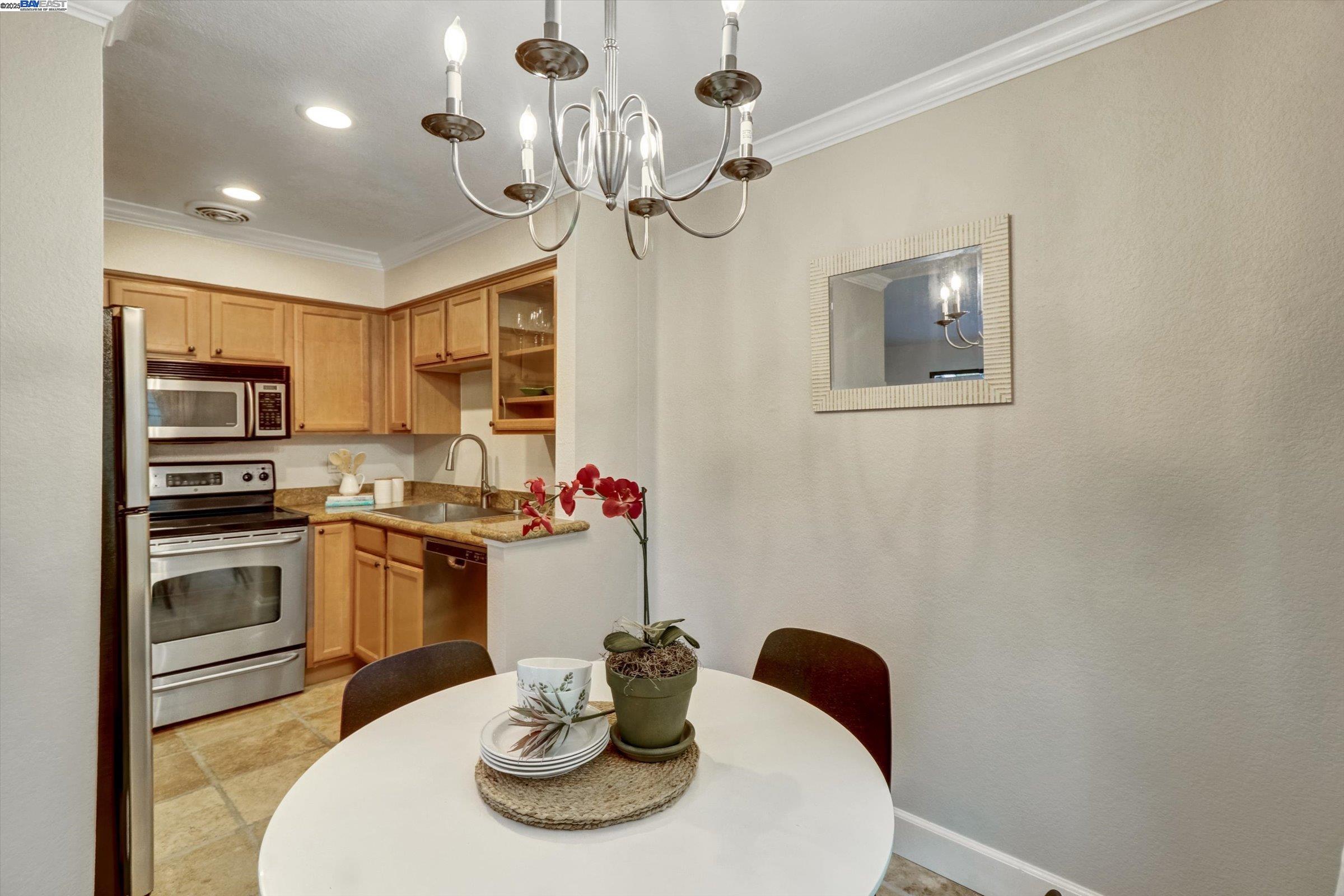 130 Eastridge, San Ramon, California 94582, 1 Bedroom Bedrooms, 4 Rooms Rooms,1 BathroomBathrooms,Residential Lease,For Rent,130 Eastridge,41096753