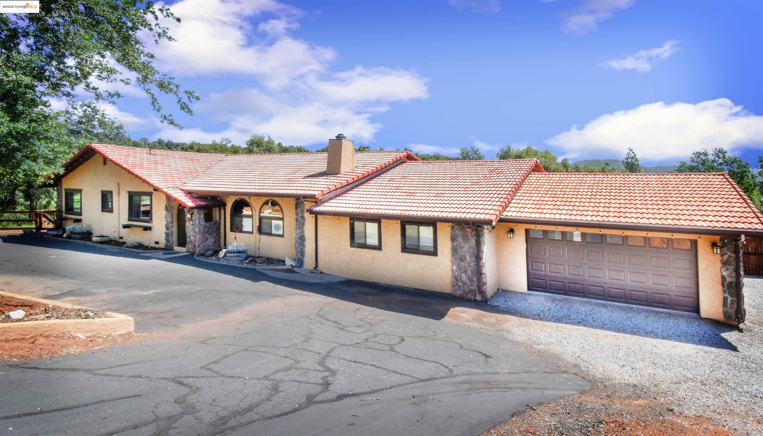 Detail Gallery Image 1 of 56 For 18306 Corte Del Montana, Sonora,  CA 95370 - 4 Beds | 2/1 Baths