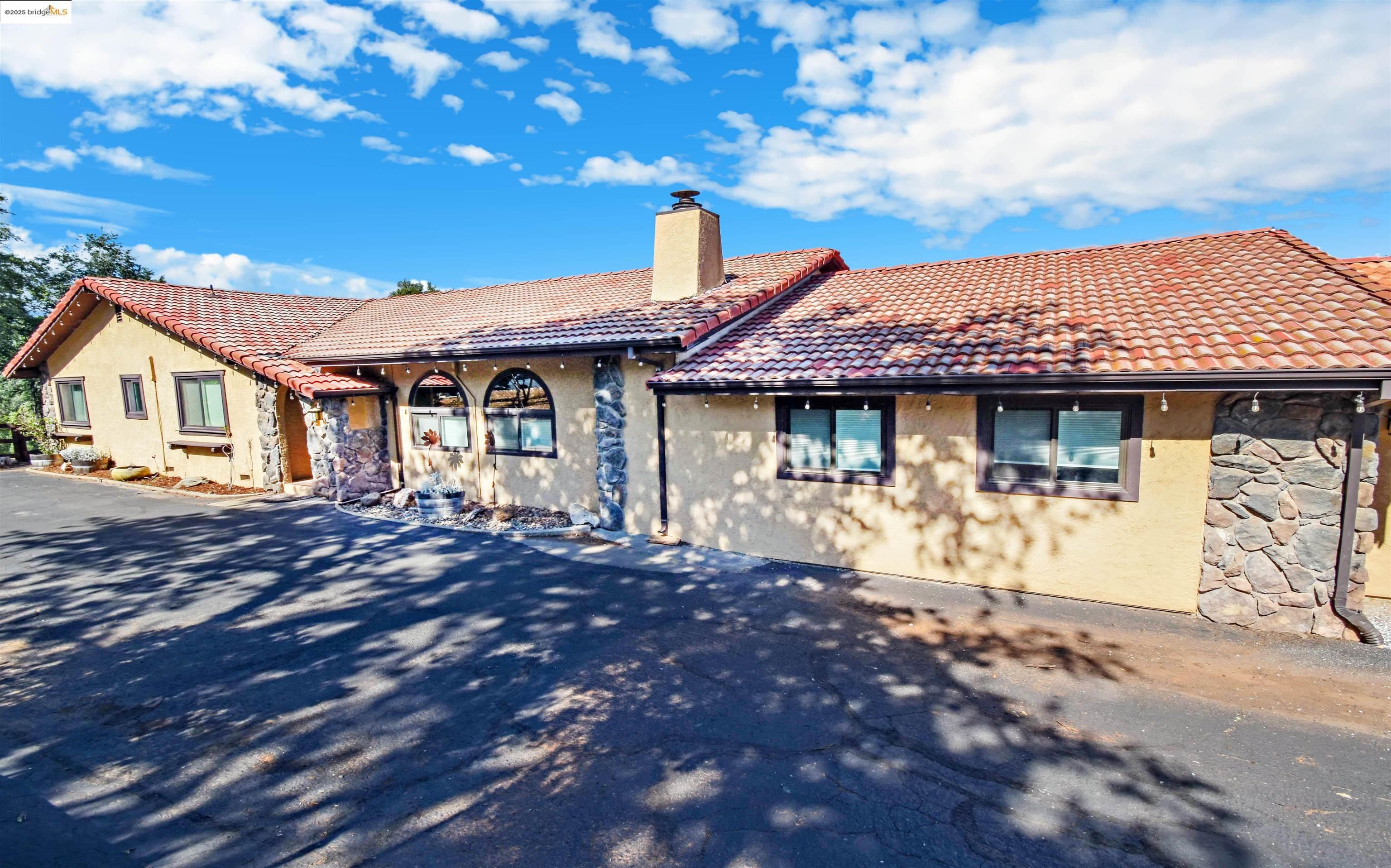 Detail Gallery Image 6 of 56 For 18306 Corte Del Montana, Sonora,  CA 95370 - 4 Beds | 2/1 Baths