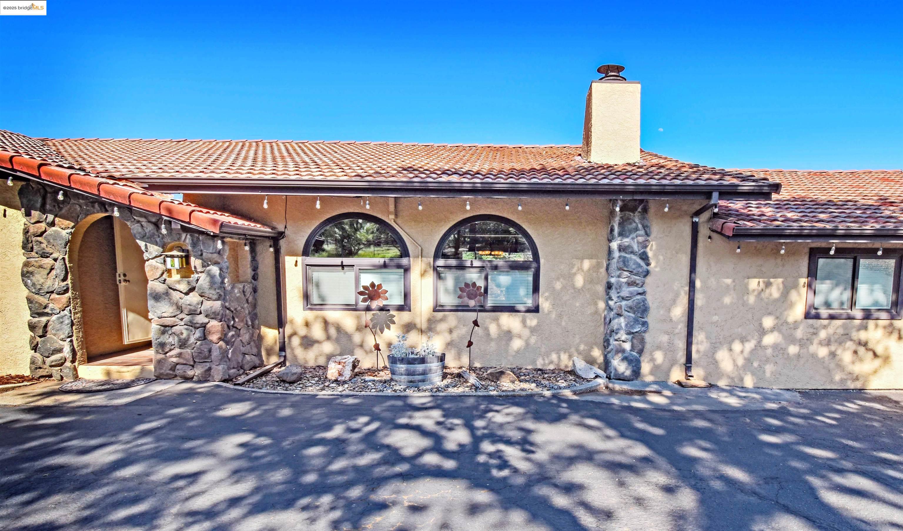 Detail Gallery Image 7 of 56 For 18306 Corte Del Montana, Sonora,  CA 95370 - 4 Beds | 2/1 Baths