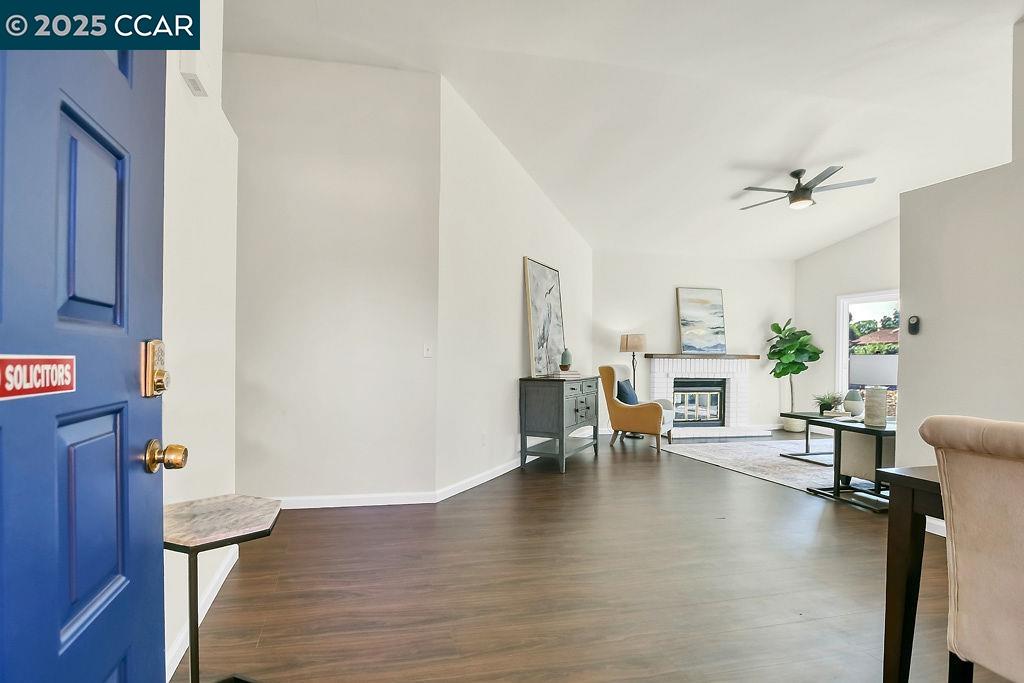 Detail Gallery Image 3 of 30 For 2253 Pinenut Ct, Antioch,  CA 94509 - 3 Beds | 2 Baths