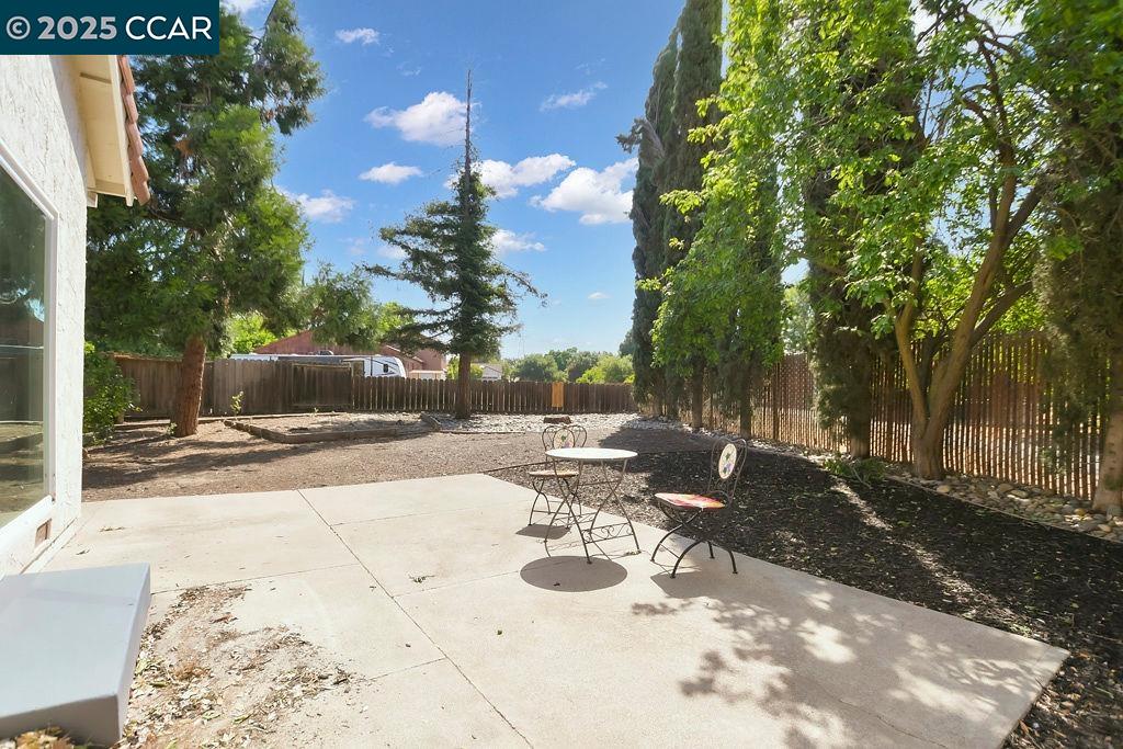 Detail Gallery Image 21 of 30 For 2253 Pinenut Ct, Antioch,  CA 94509 - 3 Beds | 2 Baths