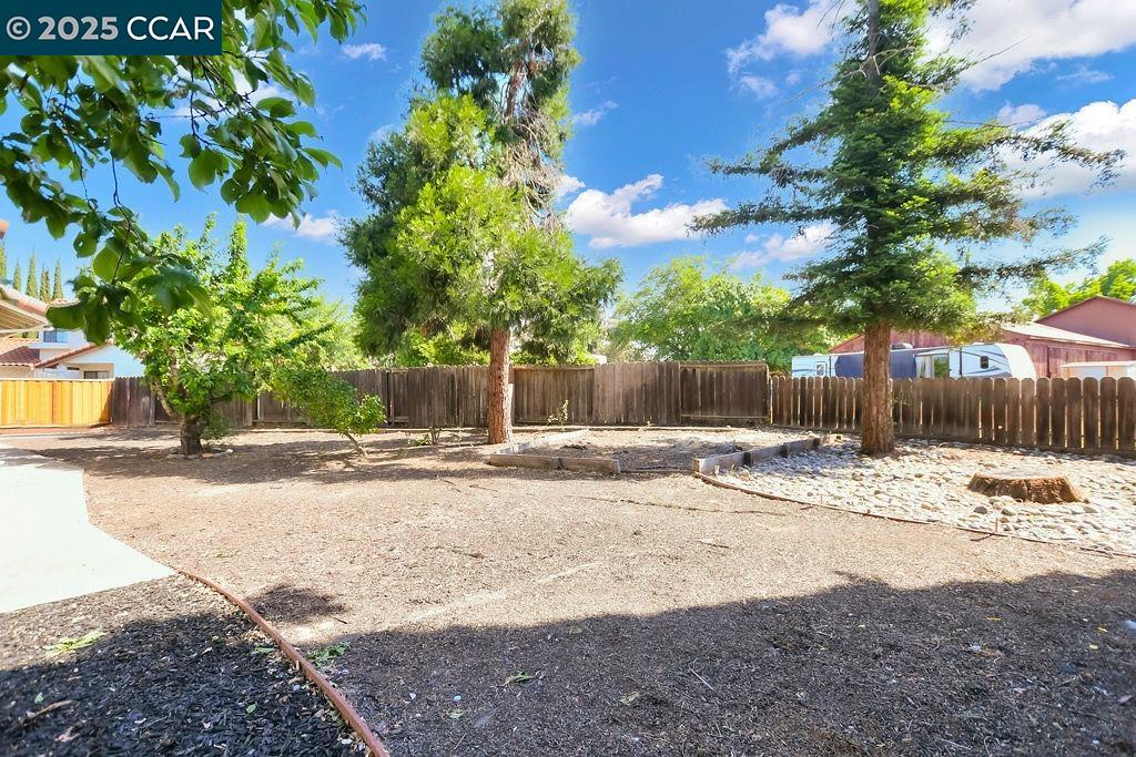 Detail Gallery Image 23 of 30 For 2253 Pinenut Ct, Antioch,  CA 94509 - 3 Beds | 2 Baths