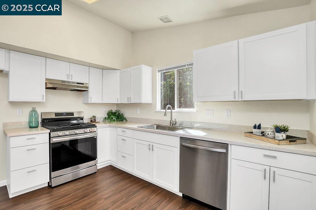 Detail Gallery Image 7 of 30 For 2253 Pinenut Ct, Antioch,  CA 94509 - 3 Beds | 2 Baths