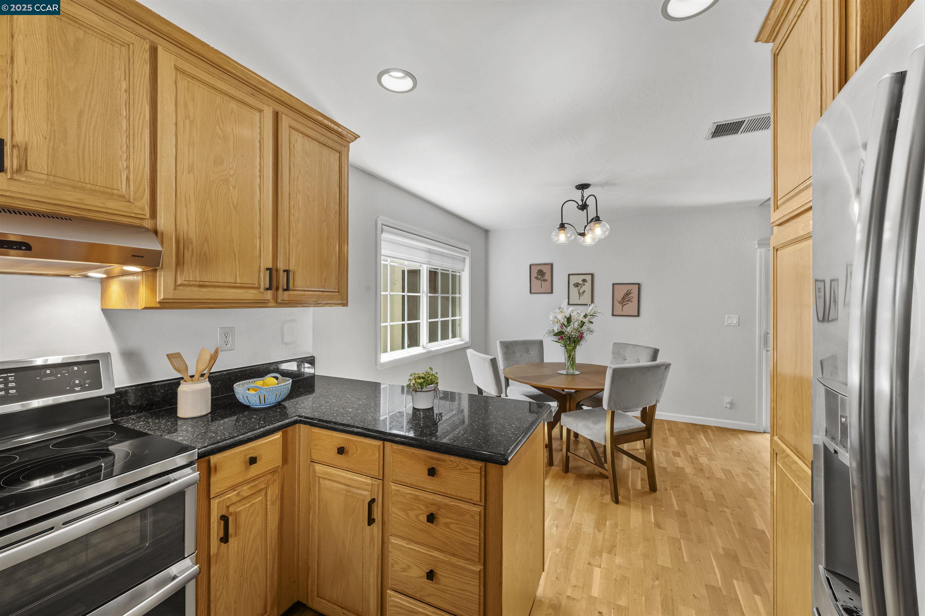 Detail Gallery Image 12 of 52 For 350 Torrano Cmn, Fremont,  CA 94536 - 3 Beds | 2 Baths