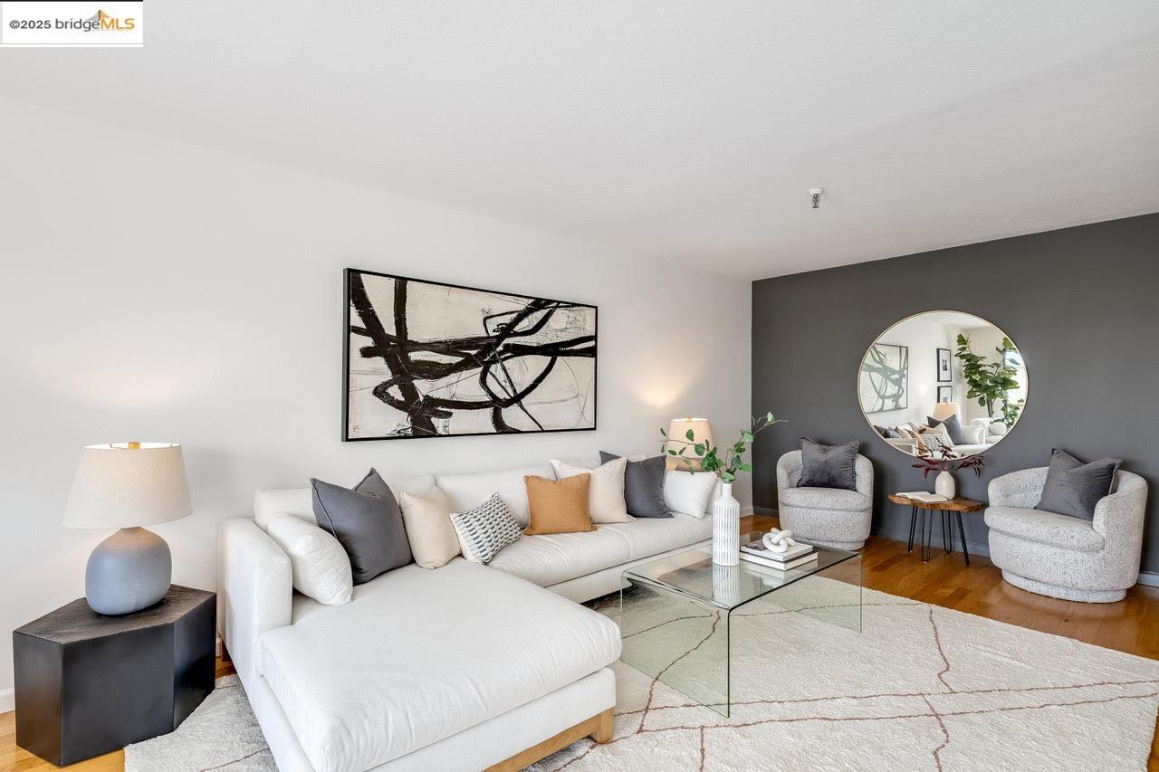 771 Kingston Ave. # 401, Oakland, California 94611, 2 Bedrooms Bedrooms, 5 Rooms Rooms,2 BathroomsBathrooms,Residential,For Sale,771 Kingston Ave. # 401,41096761