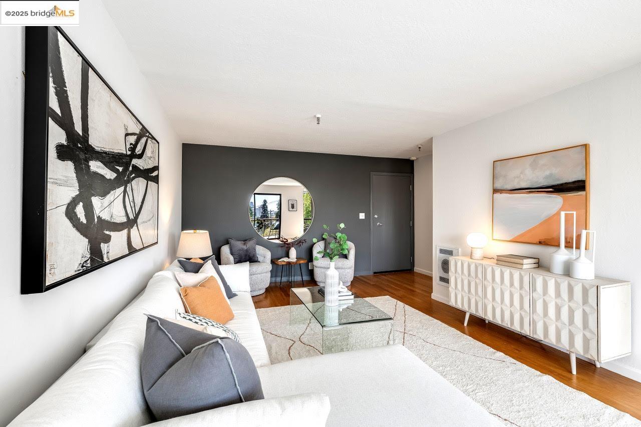 771 Kingston Ave. # 401, Oakland, California 94611, 2 Bedrooms Bedrooms, 5 Rooms Rooms,2 BathroomsBathrooms,Residential,For Sale,771 Kingston Ave. # 401,41096761