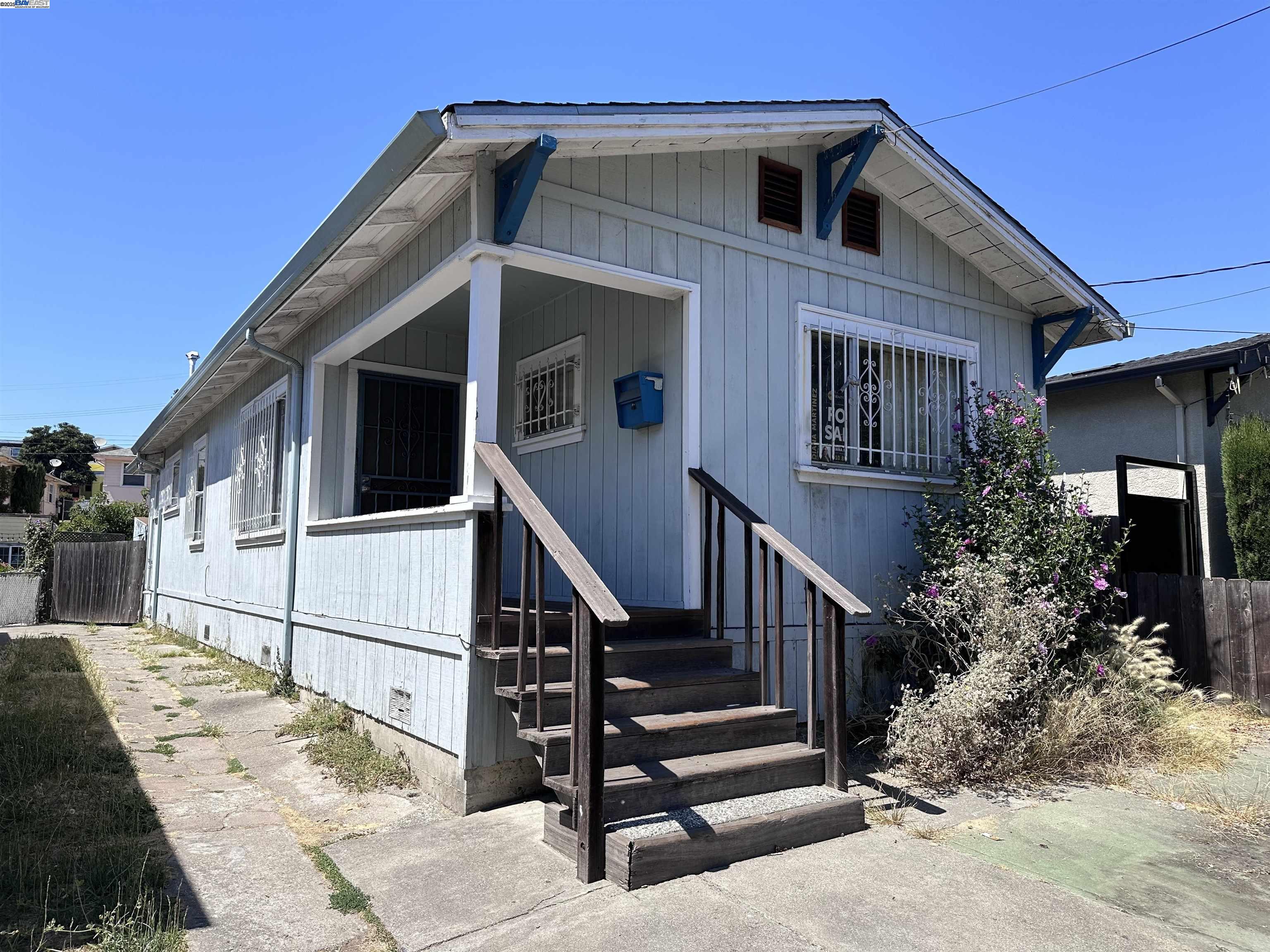 Detail Gallery Image 16 of 17 For 2045 Harrington Ave, Oakland,  CA 94601 - 3 Beds | 1 Baths