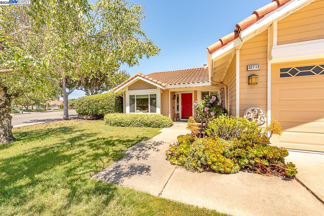 Detail Gallery Image 4 of 60 For 32713 Ripon Ct, Union City,  CA 94587 - 4 Beds | 2 Baths