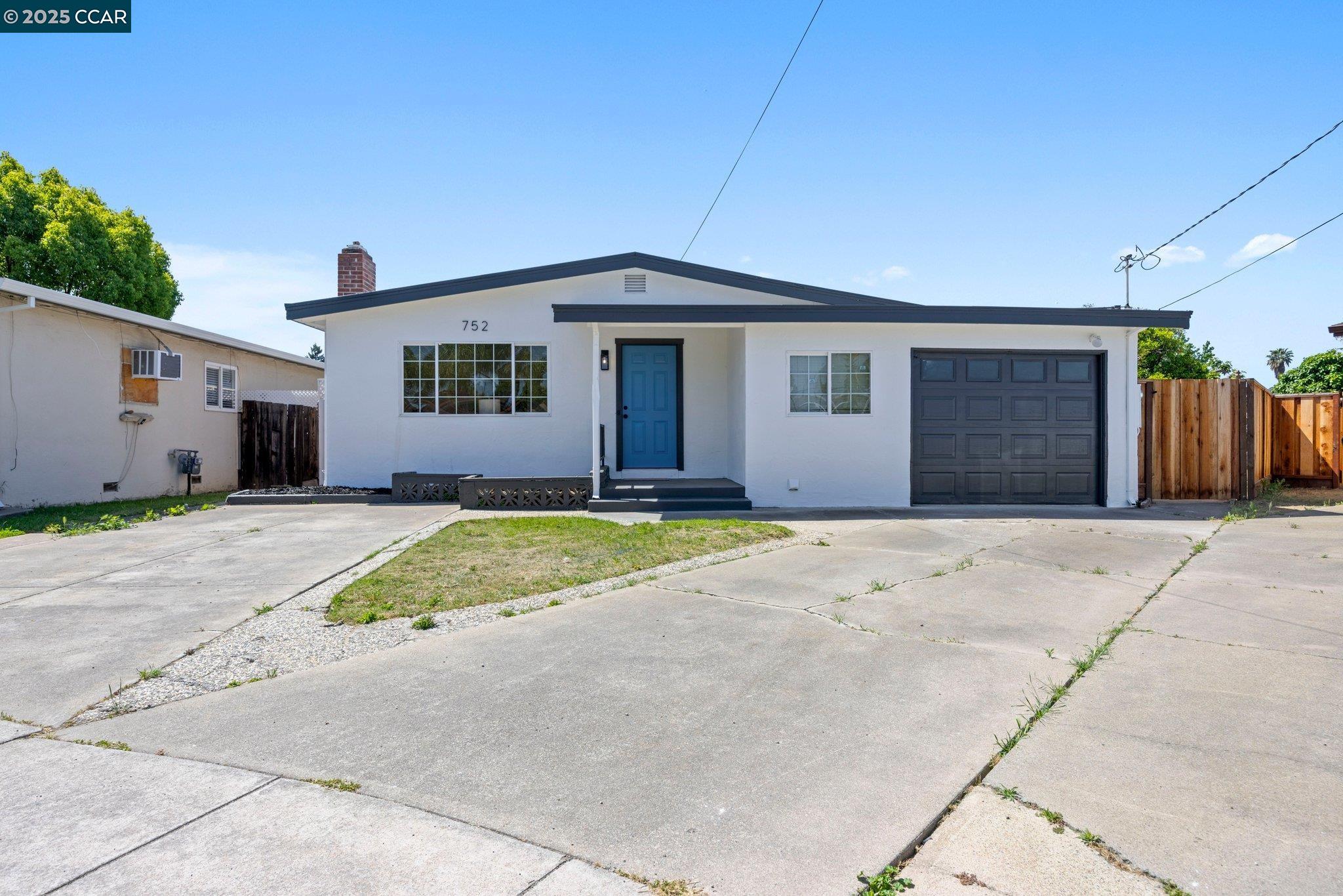 Detail Gallery Image 1 of 1 For 752 Castle Ct, Brentwood,  CA 94513 - 3 Beds | 1 Baths