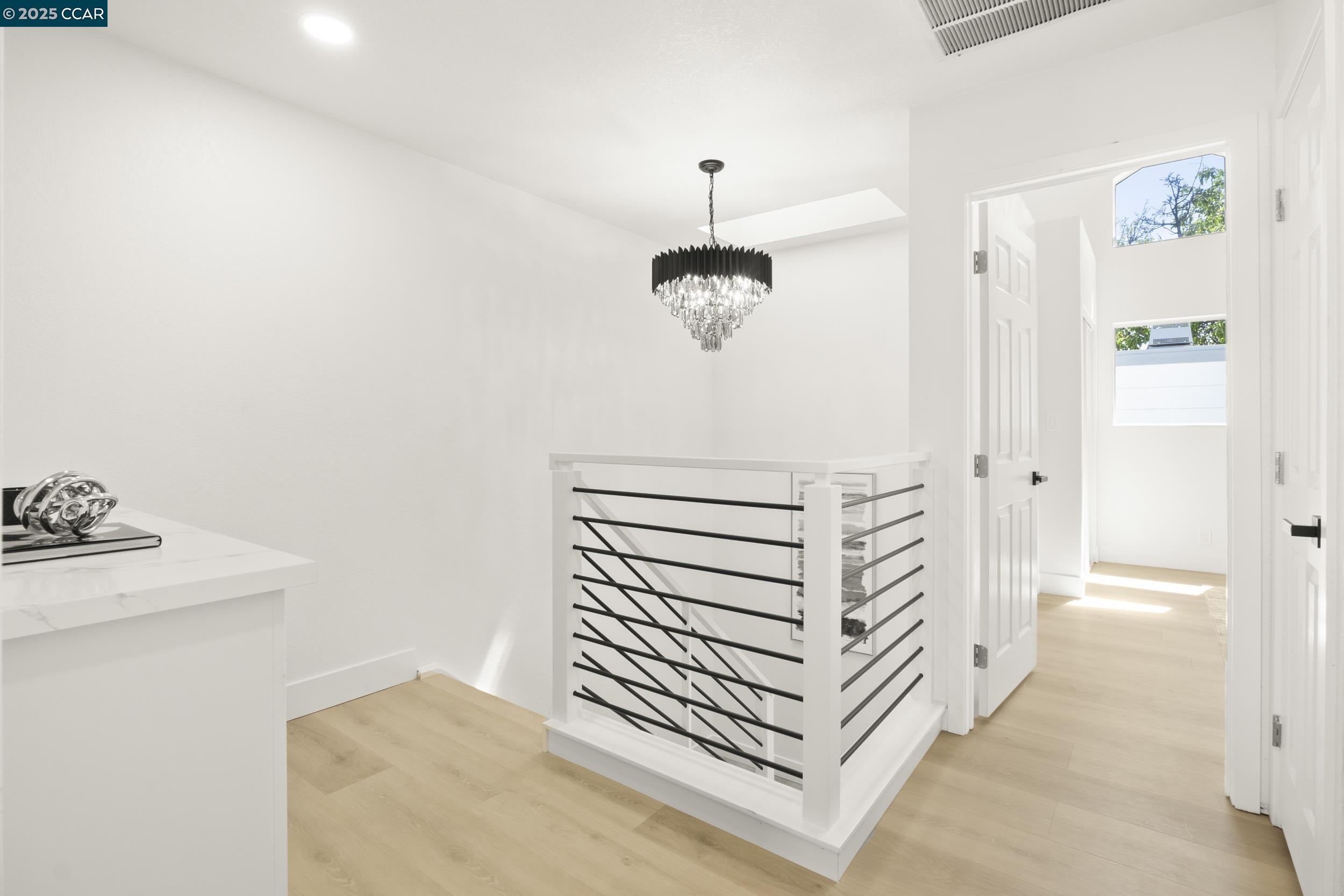 Detail Gallery Image 4 of 37 For 6453 Potrero Dr, Newark,  CA 94560 - 3 Beds | 2/1 Baths