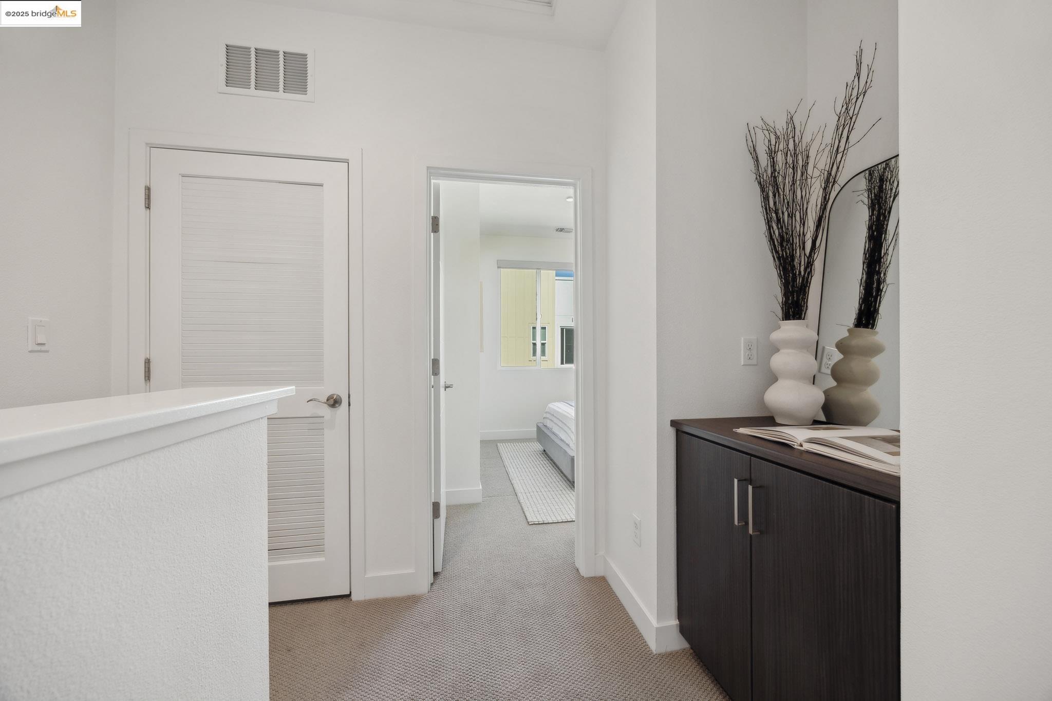 Detail Gallery Image 25 of 40 For 172 Uptown Cir, Oakland,  CA 94607 - 2 Beds | 2/2 Baths