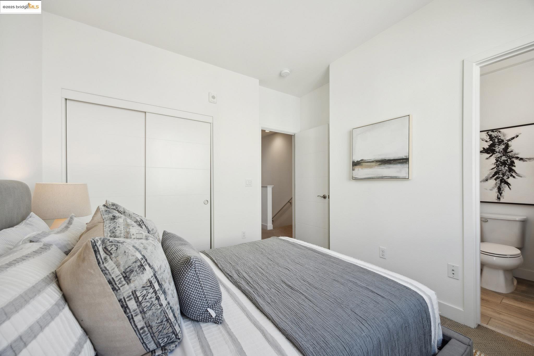 Detail Gallery Image 30 of 40 For 172 Uptown Cir, Oakland,  CA 94607 - 2 Beds | 2/2 Baths