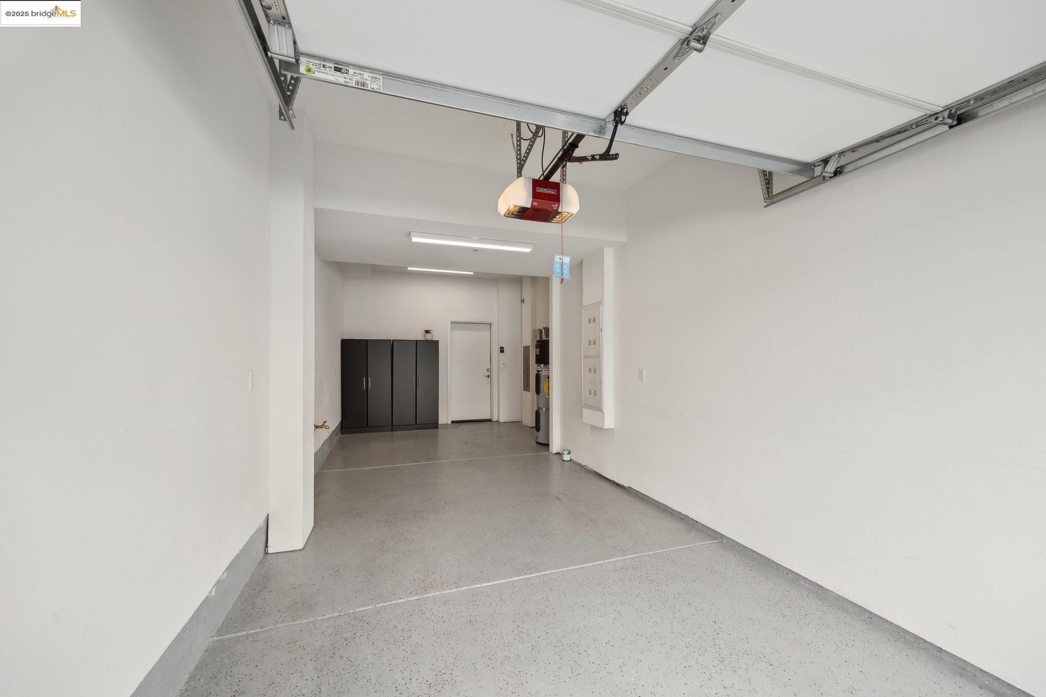 Detail Gallery Image 36 of 40 For 172 Uptown Cir, Oakland,  CA 94607 - 2 Beds | 2/2 Baths