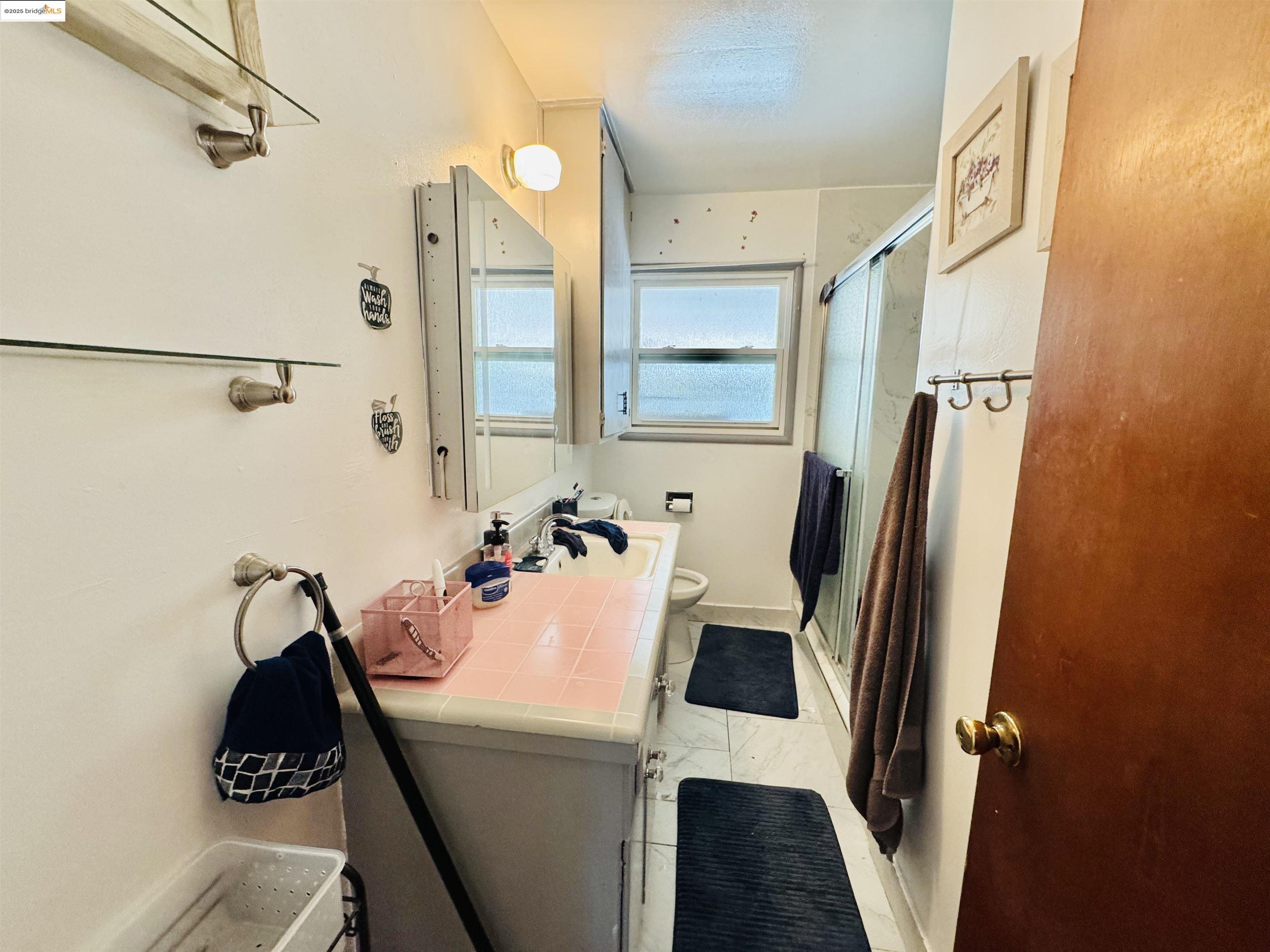 Detail Gallery Image 6 of 10 For 232 Renee Dr, Modesto,  CA 95354 - 3 Beds | 1/1 Baths