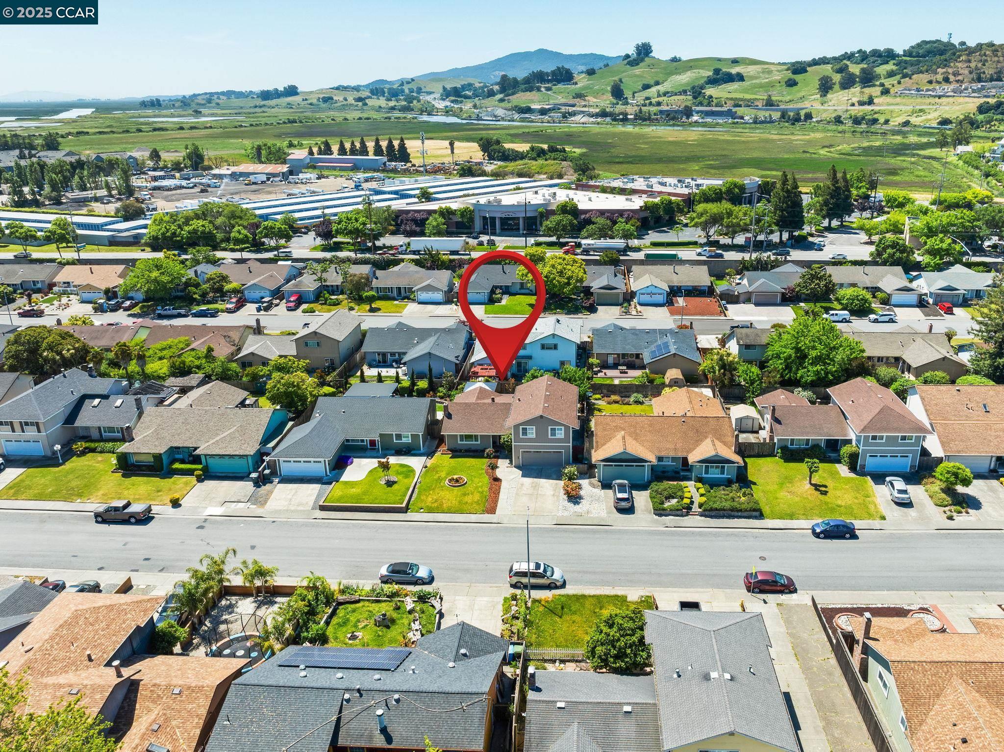 Detail Gallery Image 10 of 56 For 1062 Santa Clara Ln., Petaluma,  CA 94954 - 4 Beds | 3 Baths