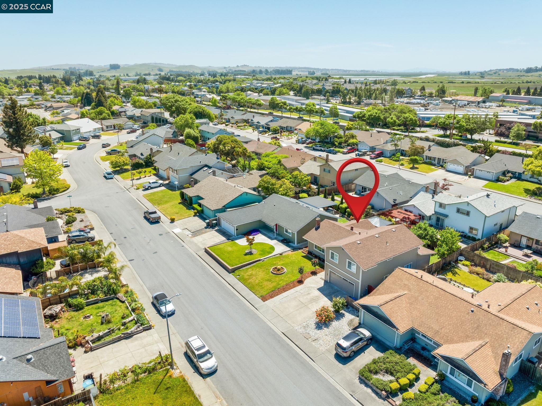 Detail Gallery Image 12 of 56 For 1062 Santa Clara Ln., Petaluma,  CA 94954 - 4 Beds | 3 Baths