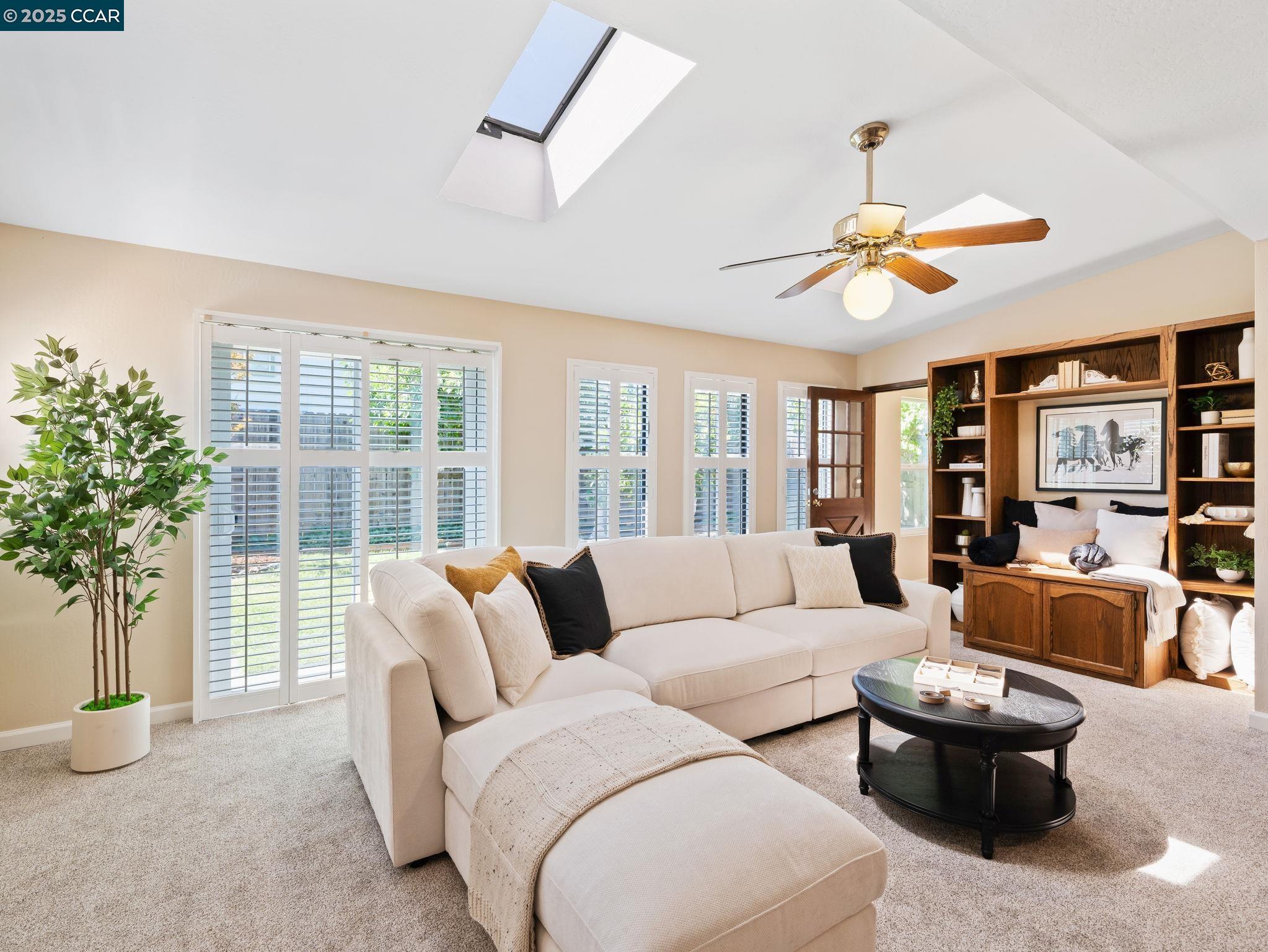 Detail Gallery Image 28 of 56 For 1062 Santa Clara Ln., Petaluma,  CA 94954 - 4 Beds | 3 Baths